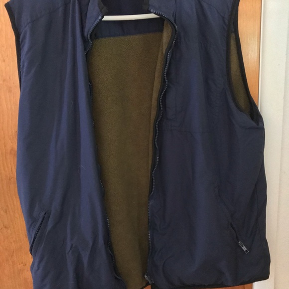 Men’s MAXCXS21 Reversible Vest from Macy’s - Picture 4 of 8